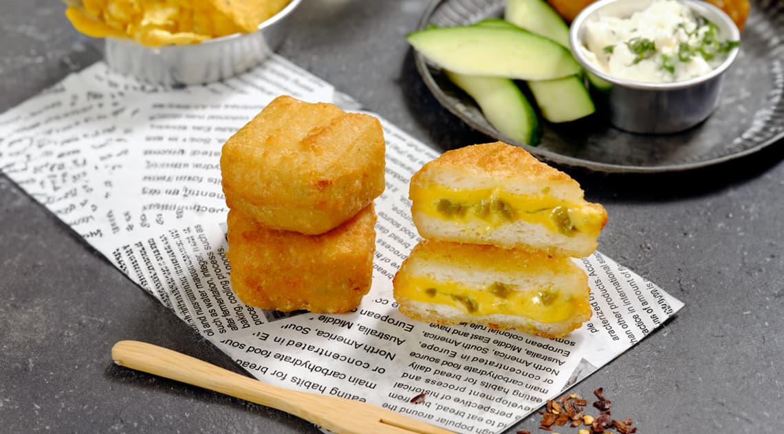 Mini Tramezzino Cheddar e Jalapeños piccanti in tempura