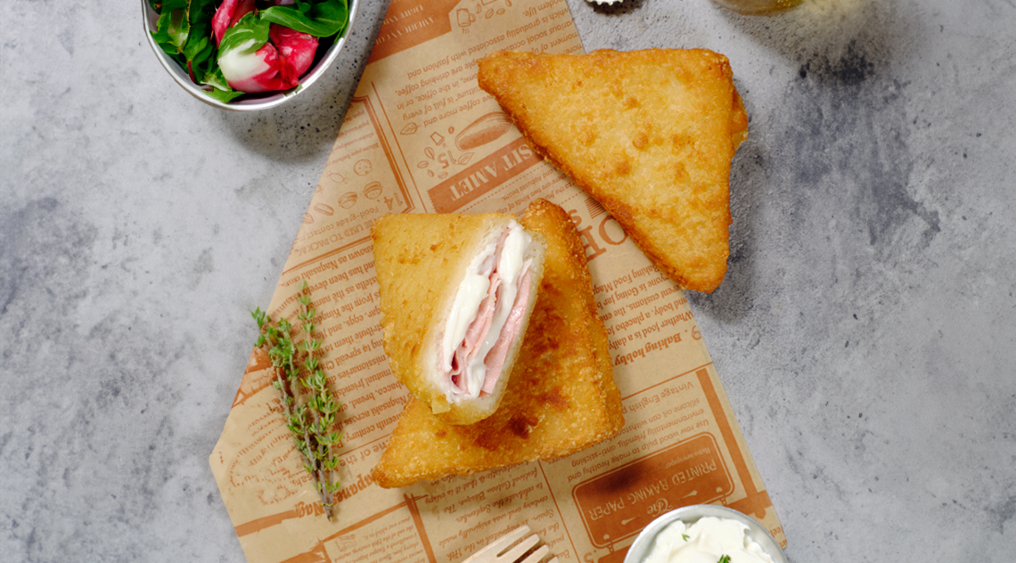 Tramezzino mortadella e stracciatella di bufala in tempura