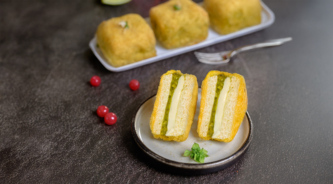 Mini Tramezzino con Pesto di Basilico e Mozzarella in tempura